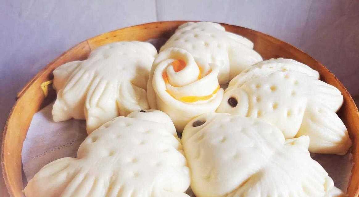 小鱼吃馒头的传奇故事（小鱼如何克服困难，最终享受美味馒头）