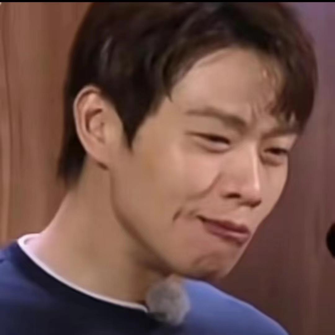 这狗是脚有皮肤病吗？总是舔脚咋回事啊？